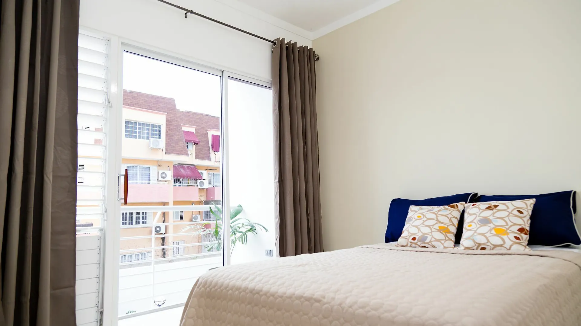 Executive Suites At The Bromptons Kingston